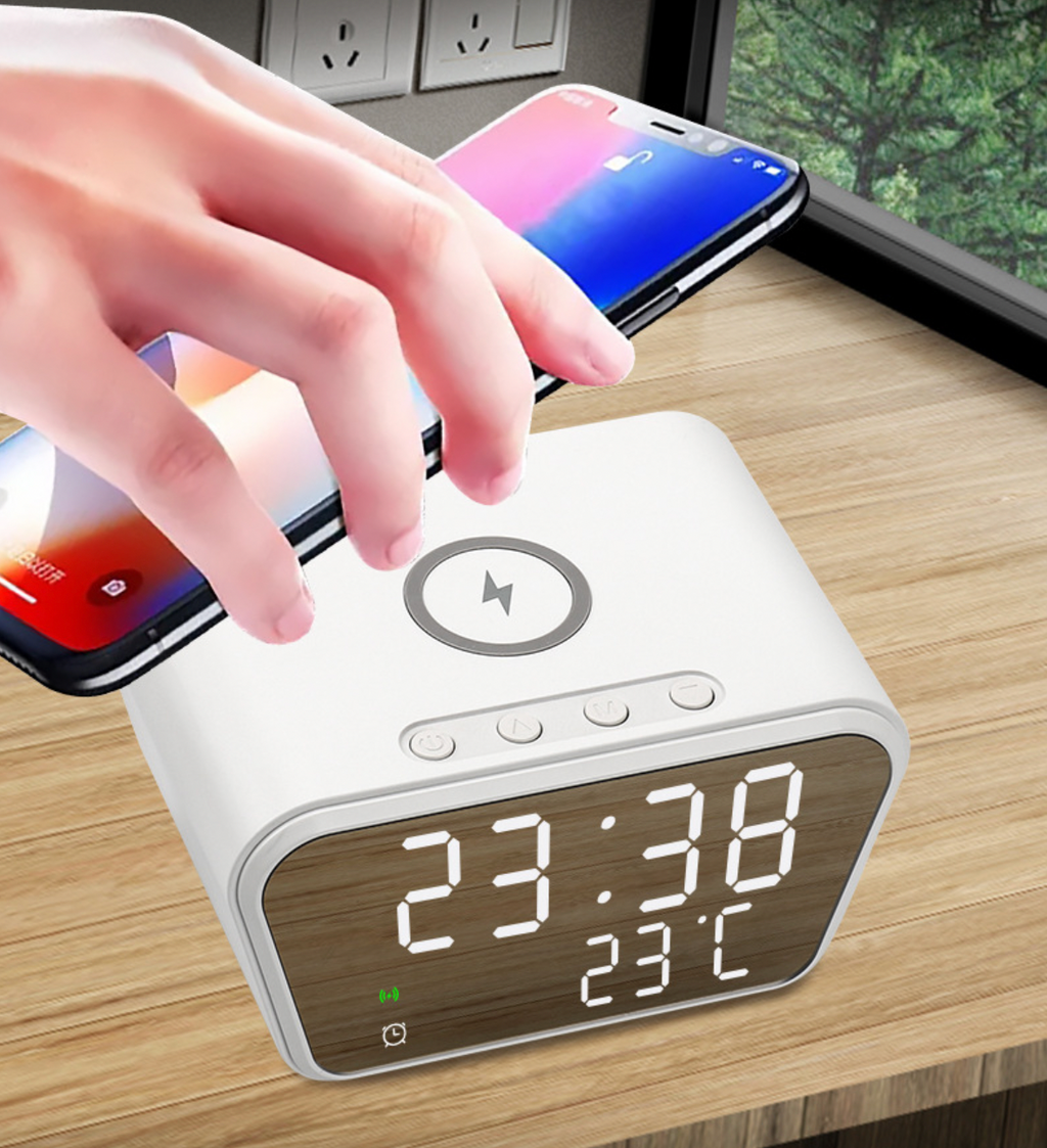 Incarcator Wireless,  Fast Charging 15W cu Ceas Digital si Termometru incorporat, 11 x 8 x 6.5 cm, Alb