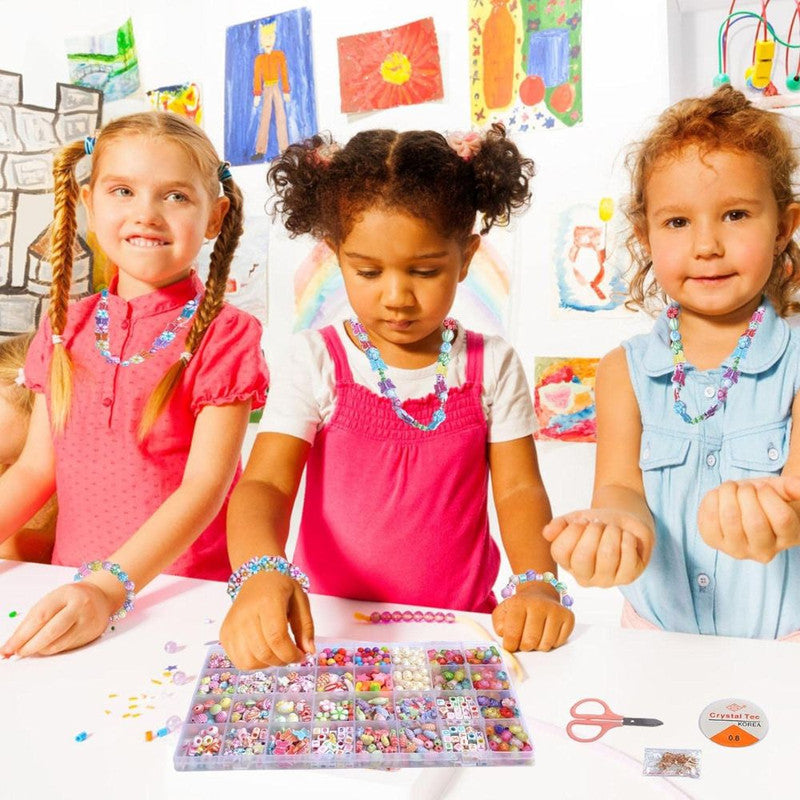 Set creativ pentru copii, margele si accesorii pentru realizare bratari colorate, 900 piese, 13 x 26 x 2.5 cm, Multicolor