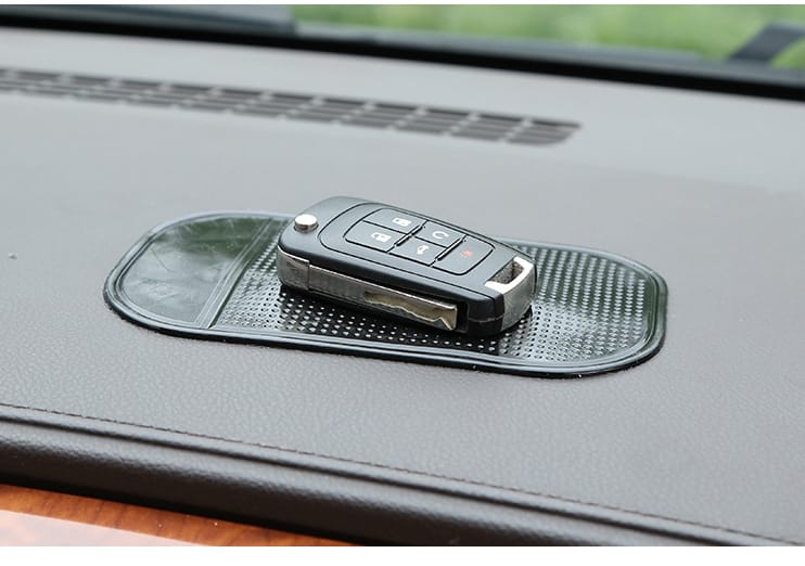 Suport universal din silicon cauciucat, antiderapant si lipicios pentru chei sau telefon, Negru, 13 X 7 cm